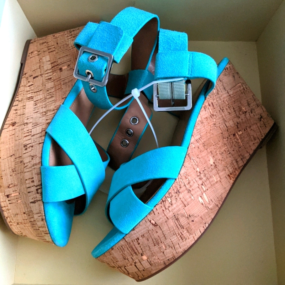 NWT Marc Fisher Heels - Picture 5 of 5
